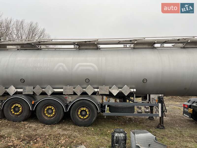 Цистерна полуприцеп Magyar S34SDC1NE 2004 в Днепре