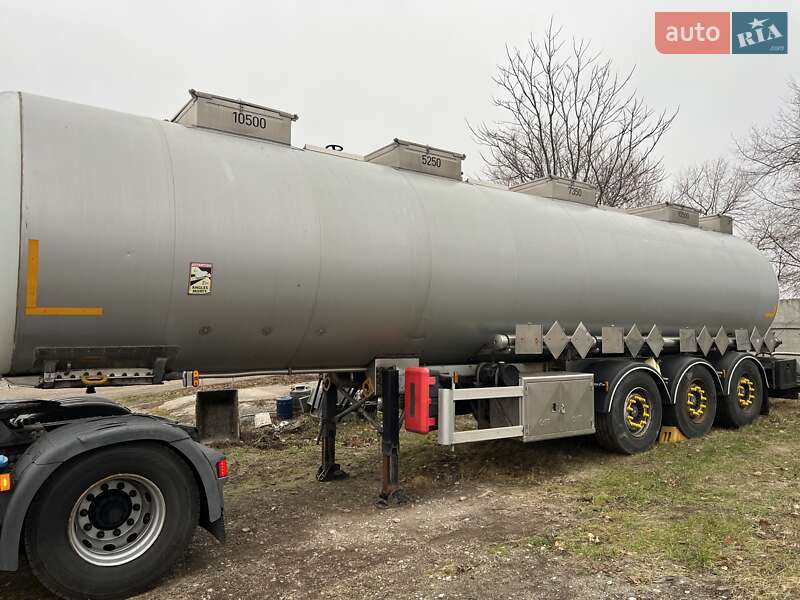 Цистерна полуприцеп Magyar S34SDC1NE 2004 в Днепре