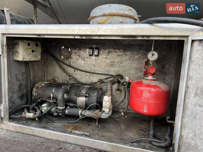 Цистерна полуприцеп Magyar S34SDC1NE 2004 в Днепре