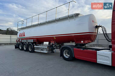Цистерна напівпричіп Magyar S38DD3 2003 в Старокостянтинові