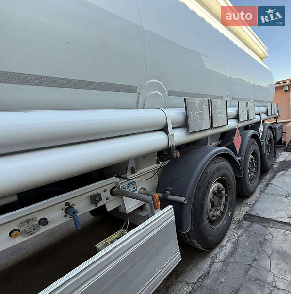 Цистерна полуприцеп Magyar S38DD3 2016 в Киеве