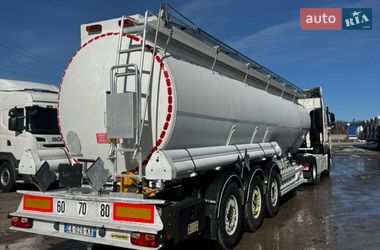 Цистерна полуприцеп Magyar S38DD3 2006 в Виннице