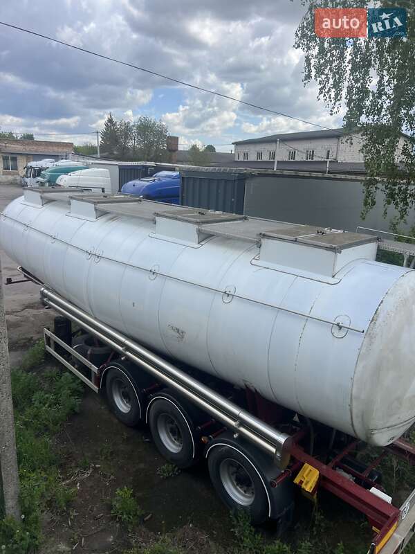 Цистерна напівпричіп Magyar SR34E 1997 в Бару