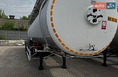 Цистерна полуприцеп Magyar SR 2001 в Виннице
