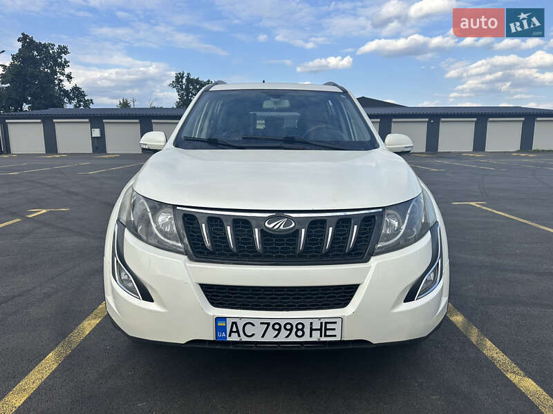 Внедорожник / Кроссовер Mahindra XUV 500 2016 в Киеве