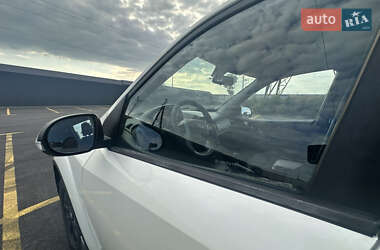 Внедорожник / Кроссовер Mahindra XUV 500 2016 в 