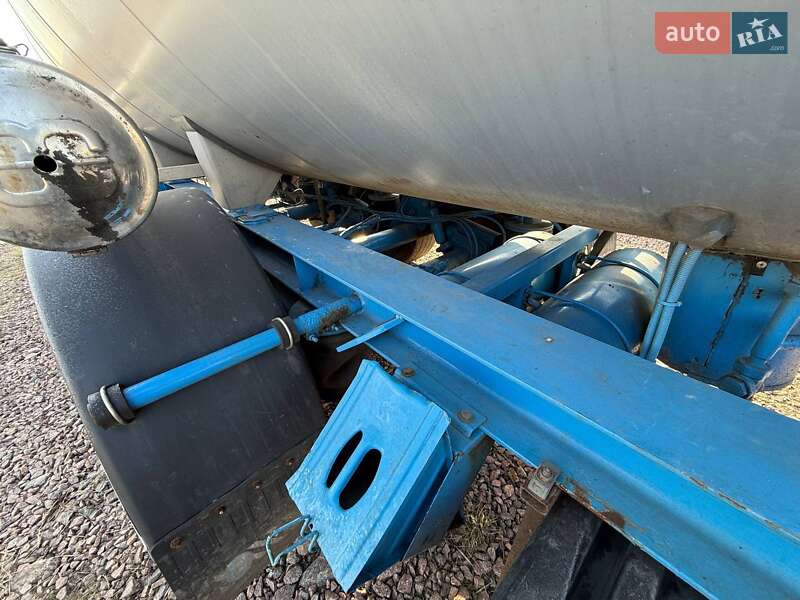 Цистерна Maisonneuv S338FG 2003 в Киеве