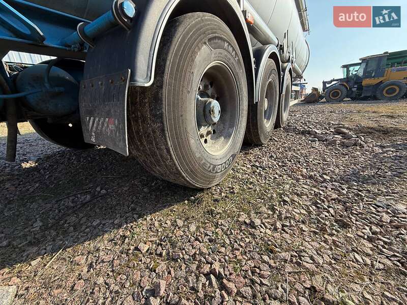 Цистерна Maisonneuv S338FG 2003 в Киеве