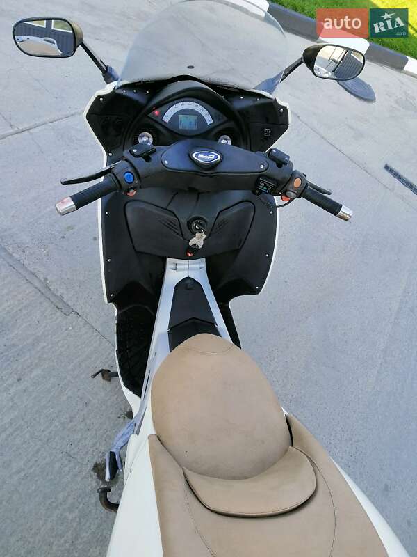 Макси-скутер Malaguti Spidermax 2009 в Бердичеве фото 11 Макси-скутер Malaguti Spidermax 2009 в Бердичеве