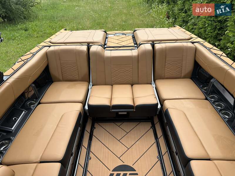 Катер Malibu Wakesetter 2024 в Києві