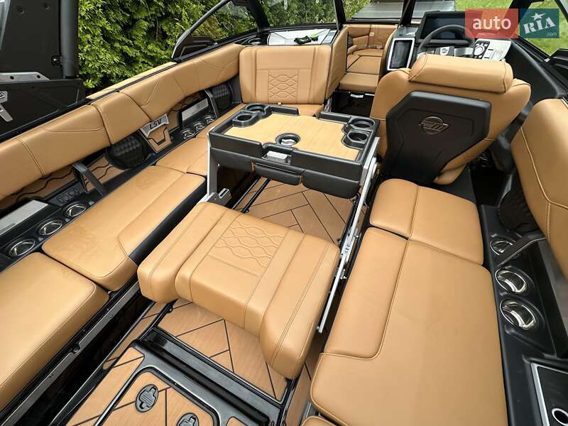 Катер Malibu Wakesetter 2024 в Києві