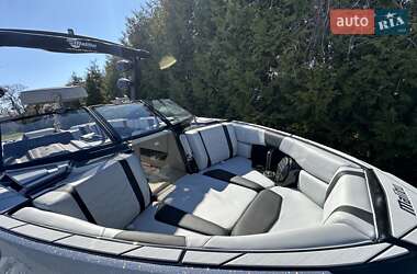 Катер Malibu Wakesetter 2025 в Києві
