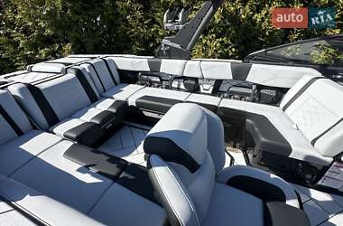 Катер Malibu Wakesetter 2025 в Києві