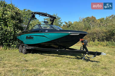 Катер Malibu Wakesetter 2022 в Киеве