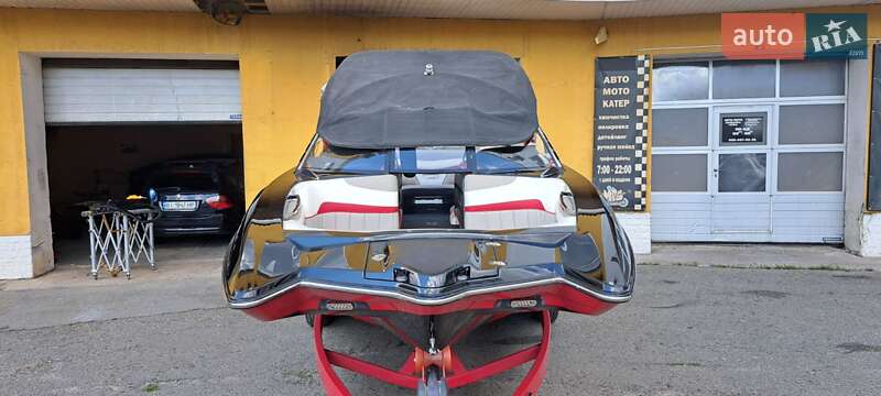 Катер Malibu Wakesetter 2012 в Києві