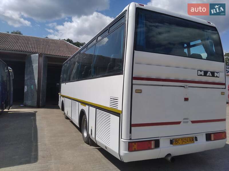 Туристический / Междугородний автобус MAN 10.180 1996 в Новояворовске