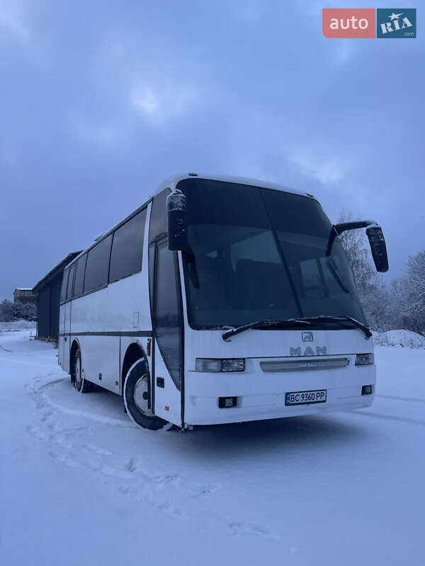 Туристичний / Міжміський автобус MAN 11.220 1998 в Львові