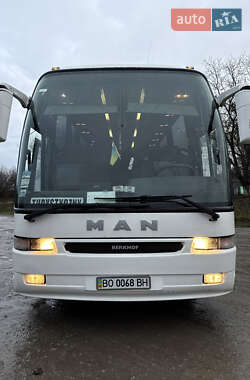 Туристический / Междугородний автобус MAN 11.220 2000 в Теребовле