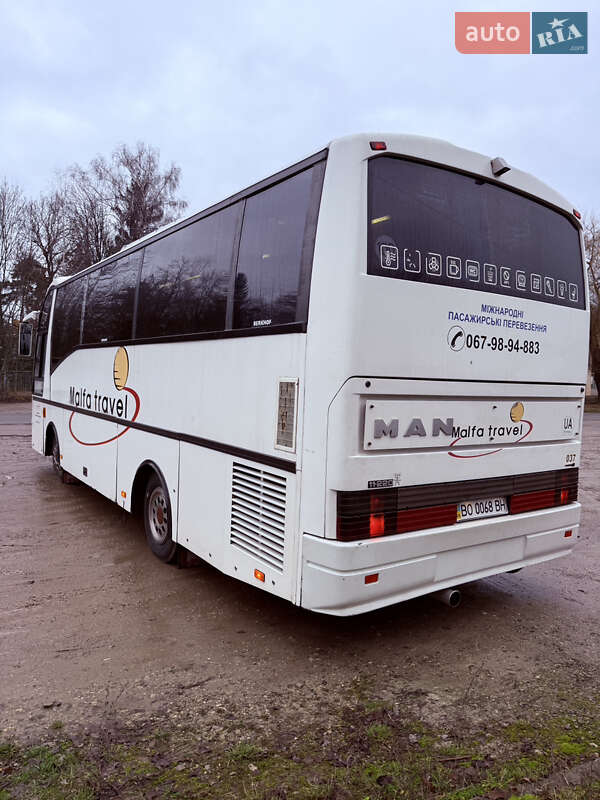 Туристический / Междугородний автобус MAN 11.220 2000 в Теребовле