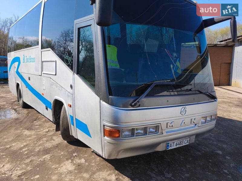 Туристичний / Міжміський автобус MAN 11.220 2000 в Вижниці