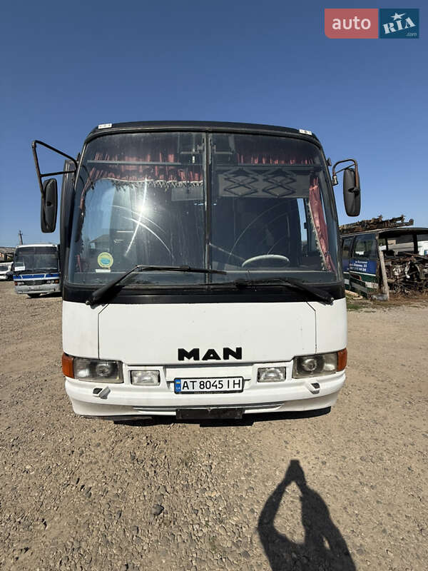 Туристический / Междугородний автобус MAN 11.230 1995 в Коломые
