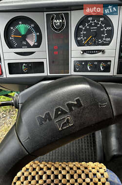Грузовой фургон MAN 12.220 2005 в 