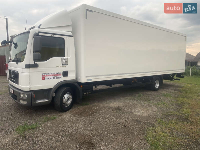 Вантажний фургон MAN 12.220 2013 в Бучачі фото 2 Вантажний фургон MAN 12.220 2013 в Бучачі