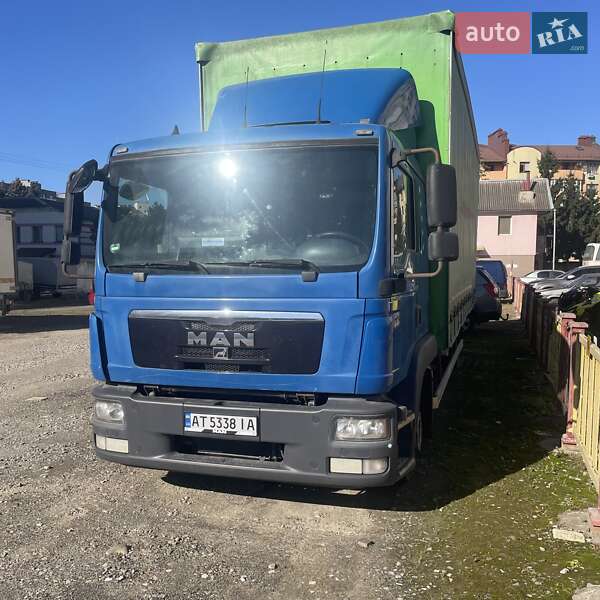 Тентований MAN 12.220 2013 в Івано-Франківську