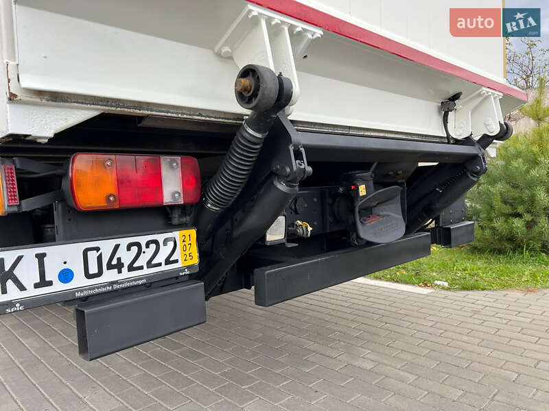 Вантажний фургон MAN 12.220 2011 в Луцьку