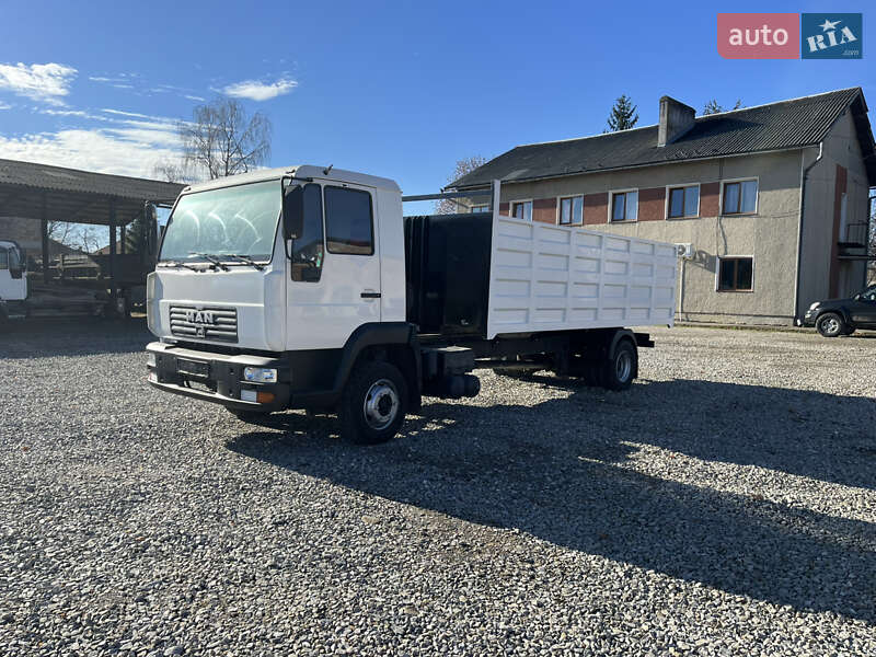 Самосвал MAN 12.220 2005 в Ивано-Франковске
