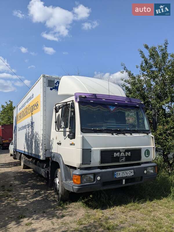 Грузовой фургон MAN 12.224 1999 в 