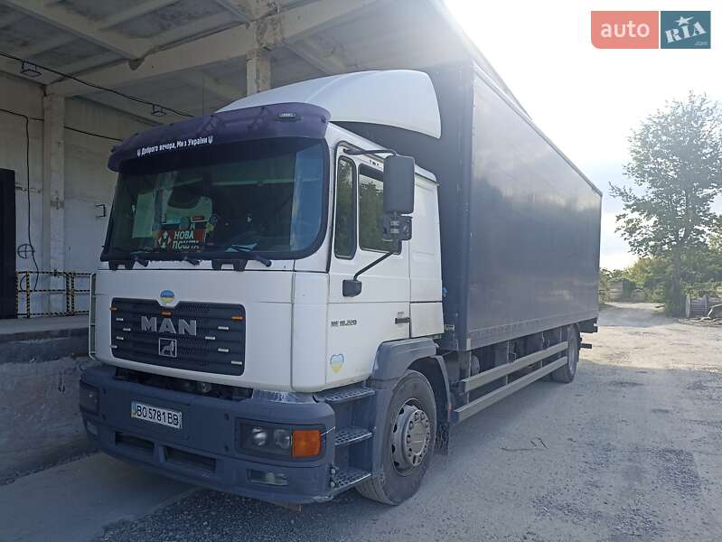 Грузовой фургон MAN 18.220 2004 в Тернополе