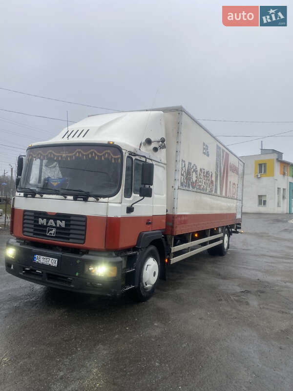 Грузовой фургон MAN 18.224 2001 в Днепре