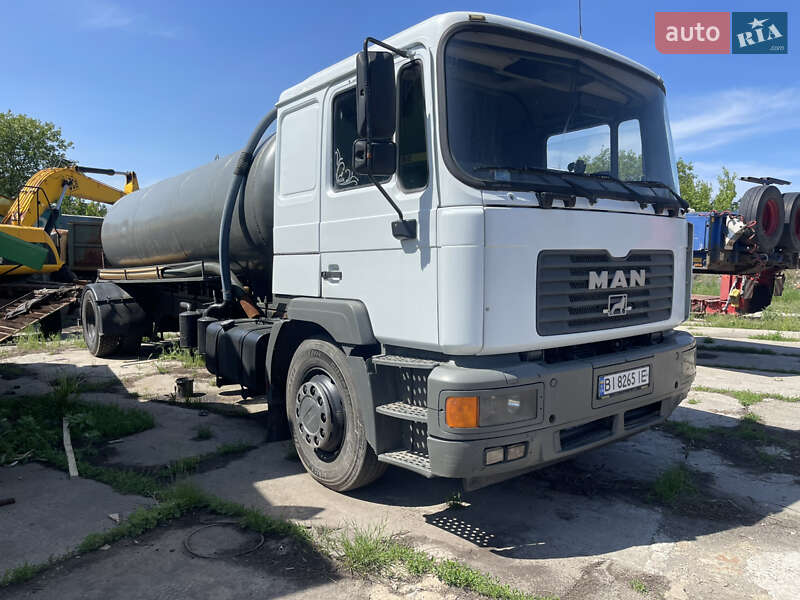 Машина ассенизатор (вакуумная) MAN 18.225 2004 в Пирятине фото Машина ассенизатор (вакуумная) MAN 18.225 2004 в Пирятине