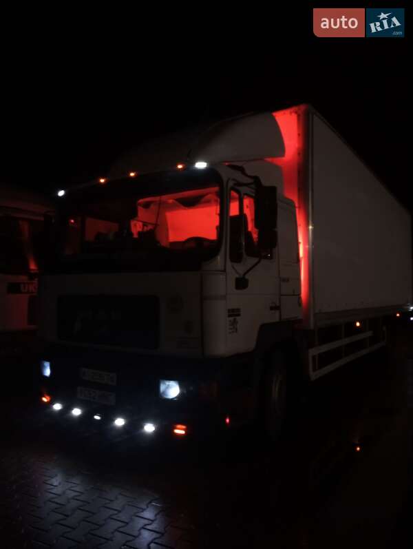 Грузовой фургон MAN 18.225 2002 в Броварах