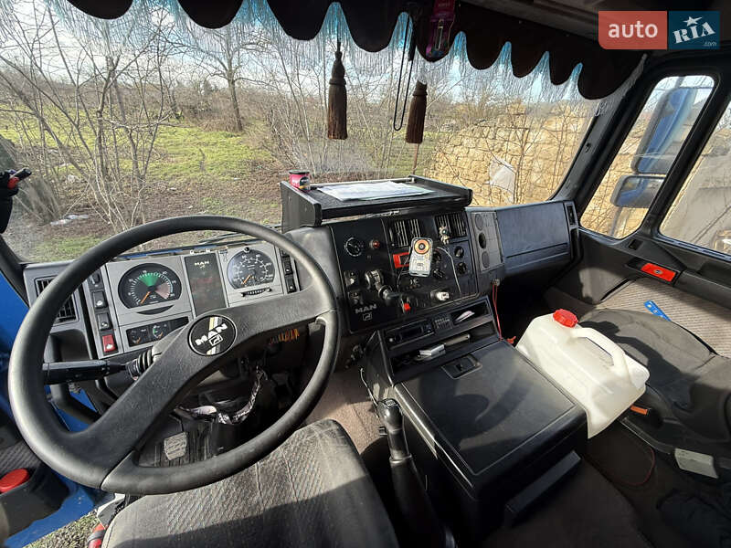 Тентований MAN 18.225 2002 в Ізмаїлі