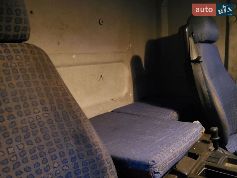 Вантажний фургон MAN 18.225 2002 в Львові