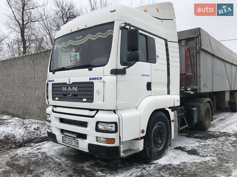 Зерновоз MAN 18.410 2003 в Новомосковске