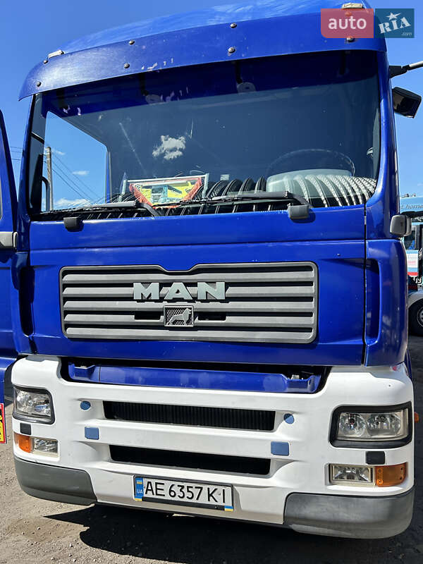 Самосвал MAN 26.413 2004 в Каменском