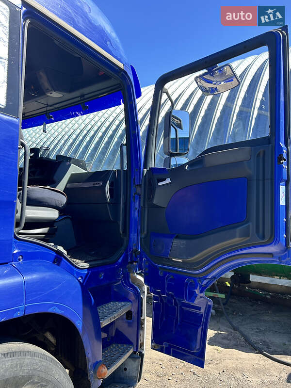 Самосвал MAN 26.413 2004 в Каменском