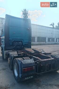Тягач MAN 26.413 2002 в 