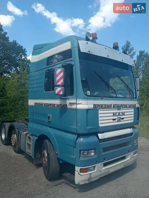 Тягач MAN 26.413 2002 в 