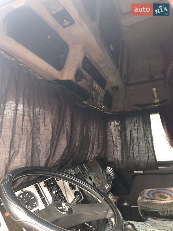 Грузовой фургон MAN 26.414 2000 в Днепре