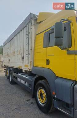 Контейнеровоз MAN 26.430 2004 в 