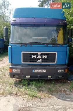 Контейнеровоз MAN 26.464 2000 в 