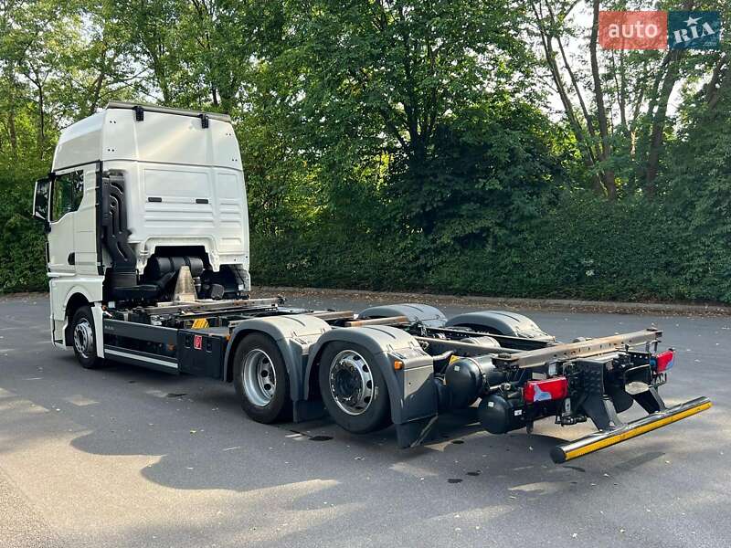 Контейнеровоз MAN 26 2021 в Черновцах