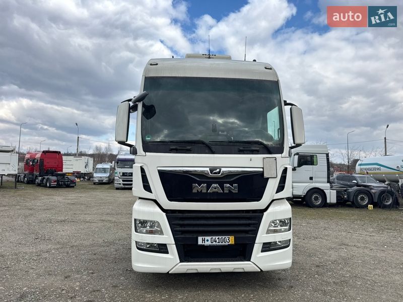 Контейнеровоз MAN 26 2020 в Черновцах