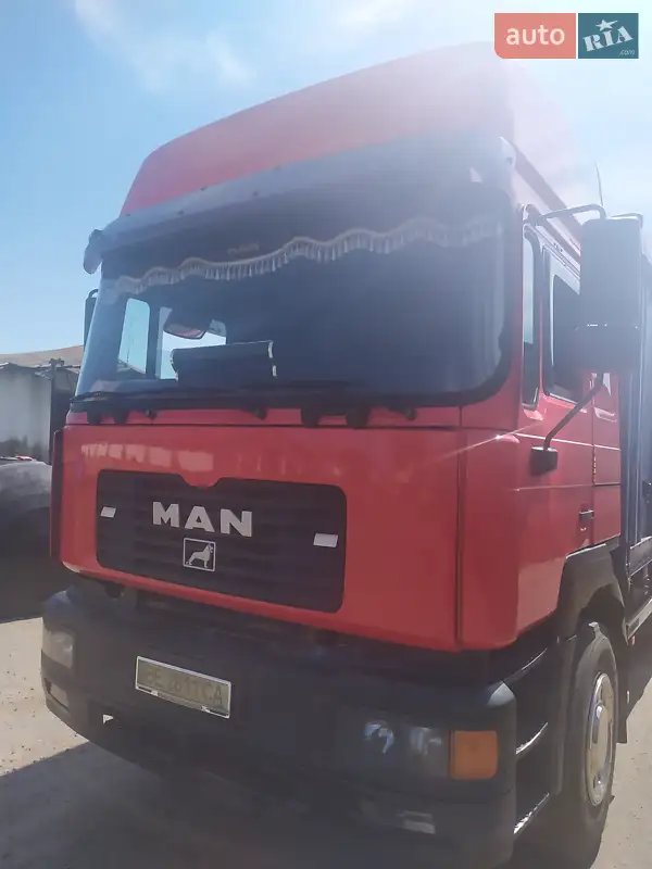 Контейнеровоз MAN F 2000 2001 в 