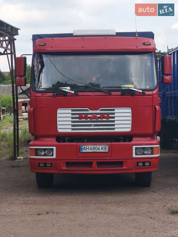 Контейнеровоз MAN F 2000 2000 в 