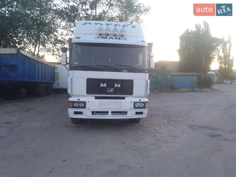 Тягач MAN F 2000 2000 в 